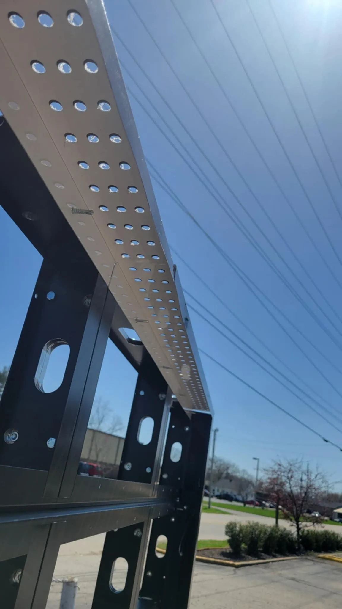Aluminum vented trim for cooling