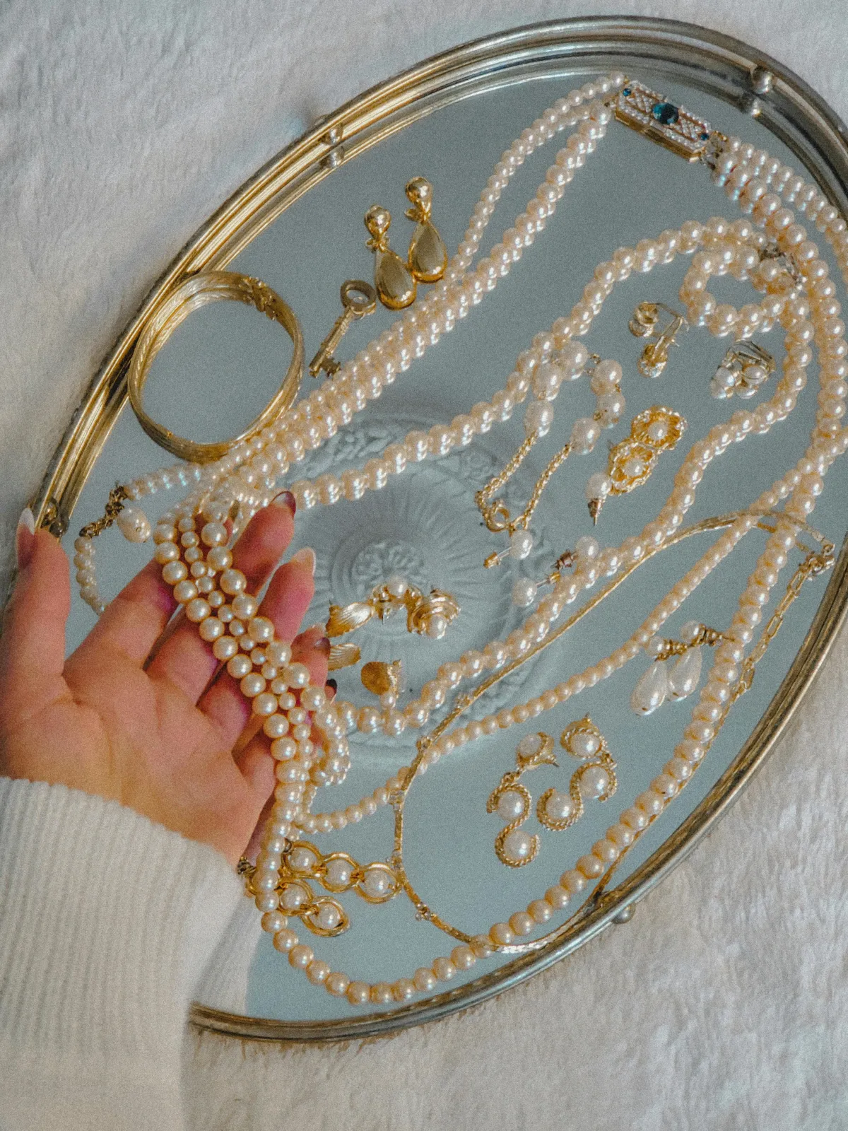 Subtle Fashion Jewelry That Steals the Spotlight