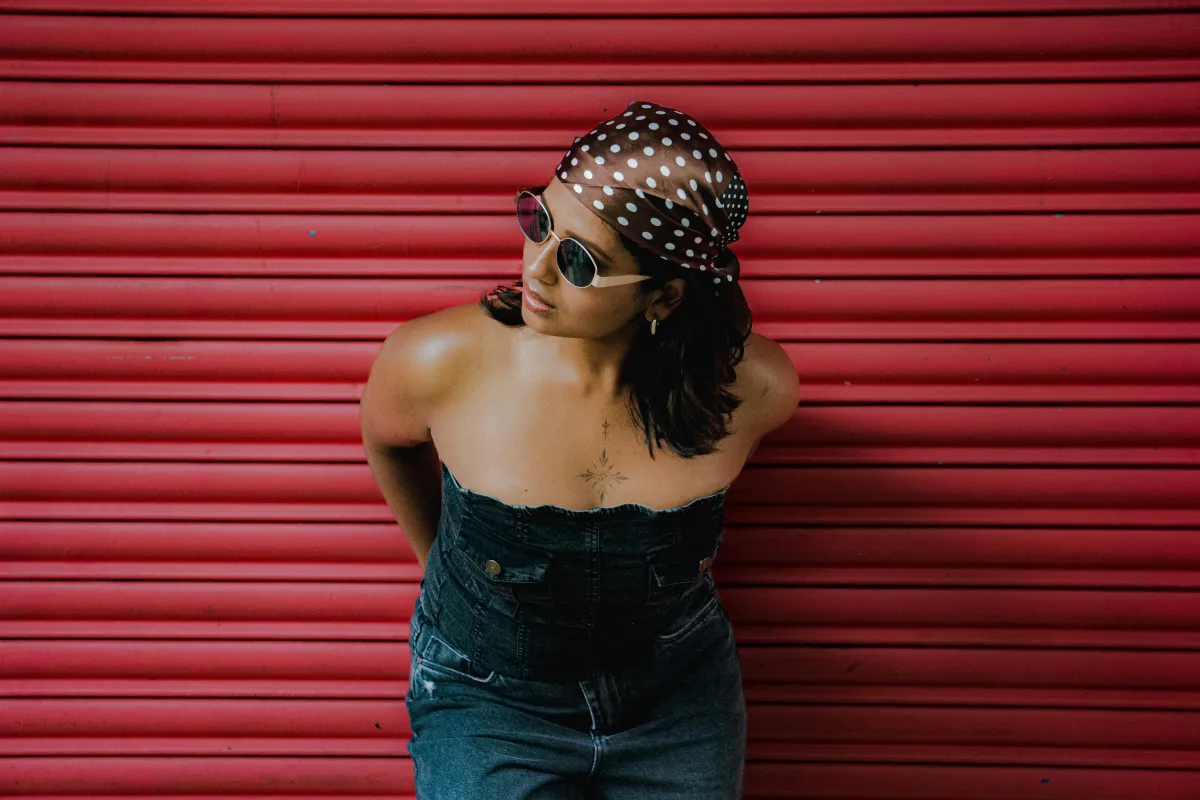 10 Chic Ways to Style Your Eyeglasses as a Fashion Statement