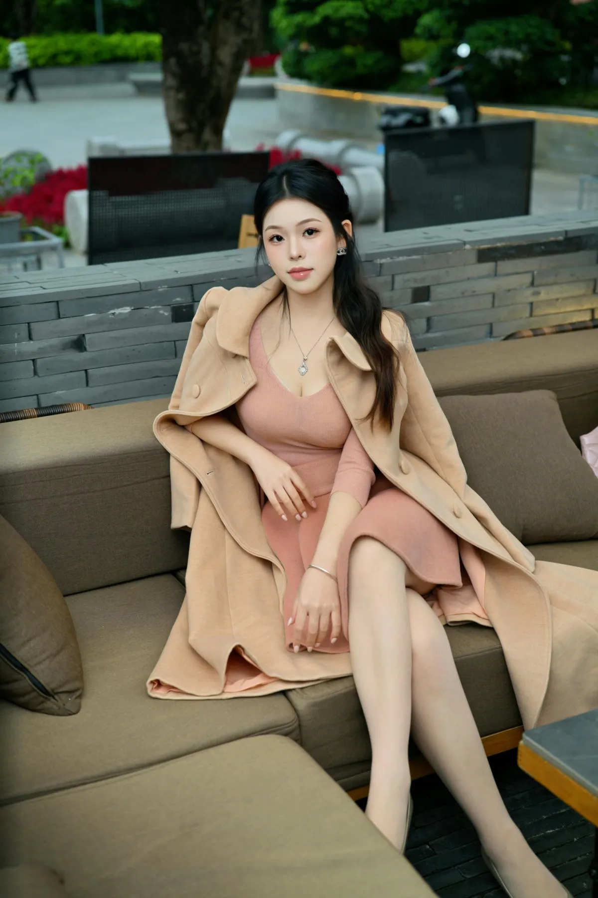 10 Effortless Ways to Make Any Outfit Look Instantly Elegant