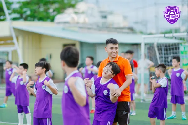 7 lợi ích khi học bóng đá trẻ em ba mẹ cần biết