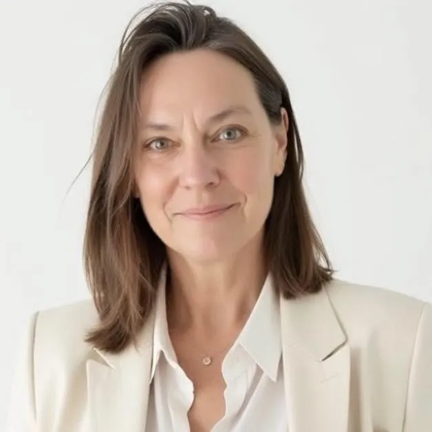 Lynn Louise Larson | Modern-Day Oracle & Cosmic Valkyrie Founder