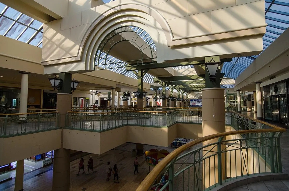 Esplanade Mall: Metairie’s Shopping Paradise Right Around the Corner
