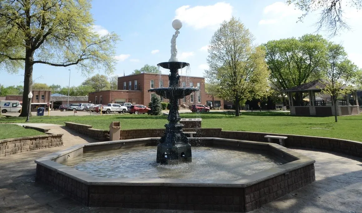 Lincoln’s Chill Corner: Why Tuxedo Park Is the Laid-Back Escape You Didn’t Know You Needed