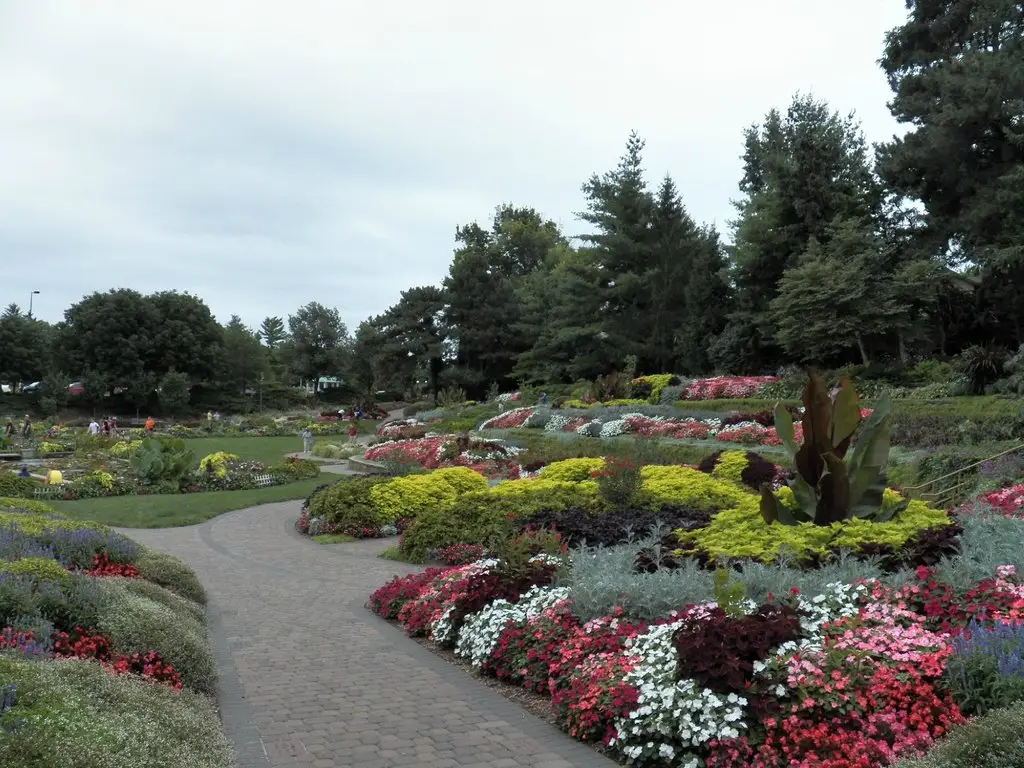  Sunken Gardens Magic in Lincoln, NE — Lincoln Prime Car Rentals