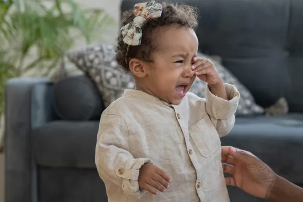 4 Ways To Deal With Toddler Attachment Issues