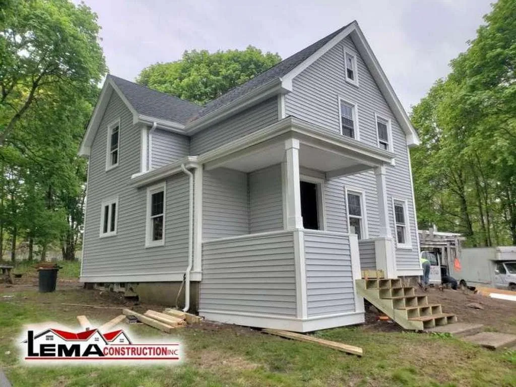 Siding and gutter installation (After) - Image