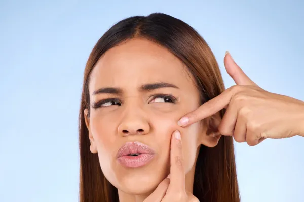 🌸 Breakouts in Your 40s? Here’s What Your Skin Is Trying to Tell You