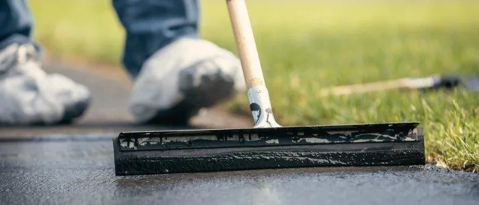 How Asphalt Sealcoat Affects Asphalt Rejuvenators