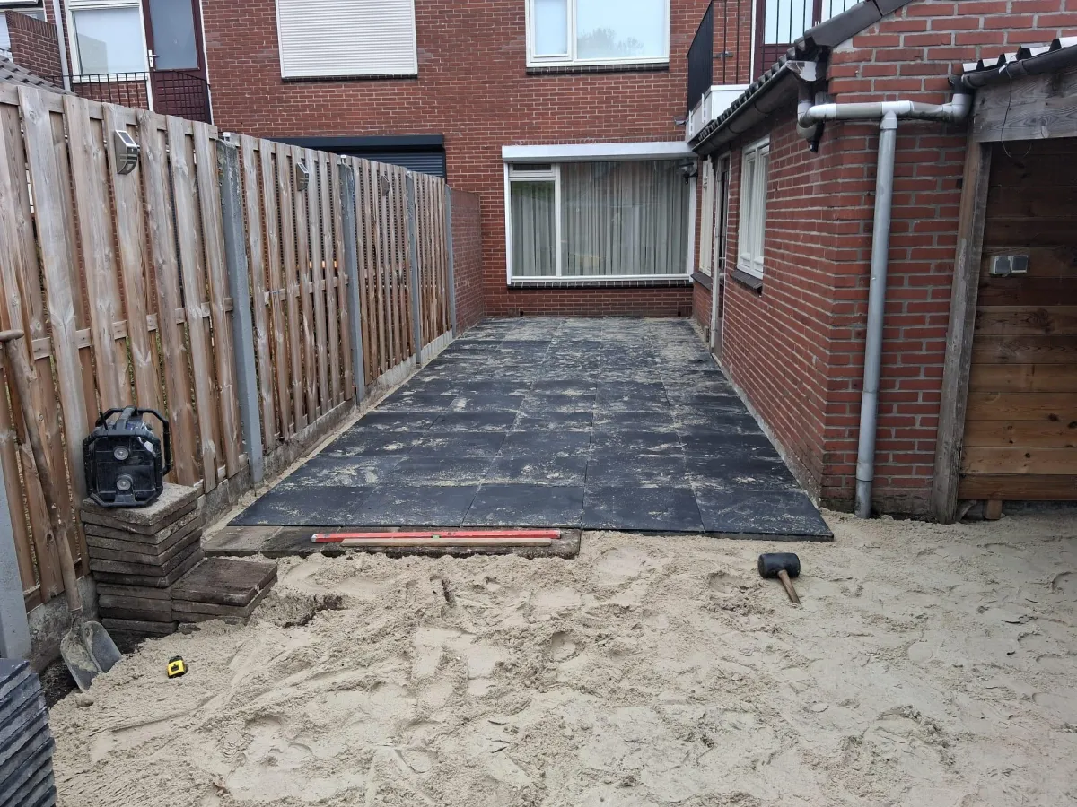 schuurtje montage Klus & Bestratingsbedrijf Engelbart