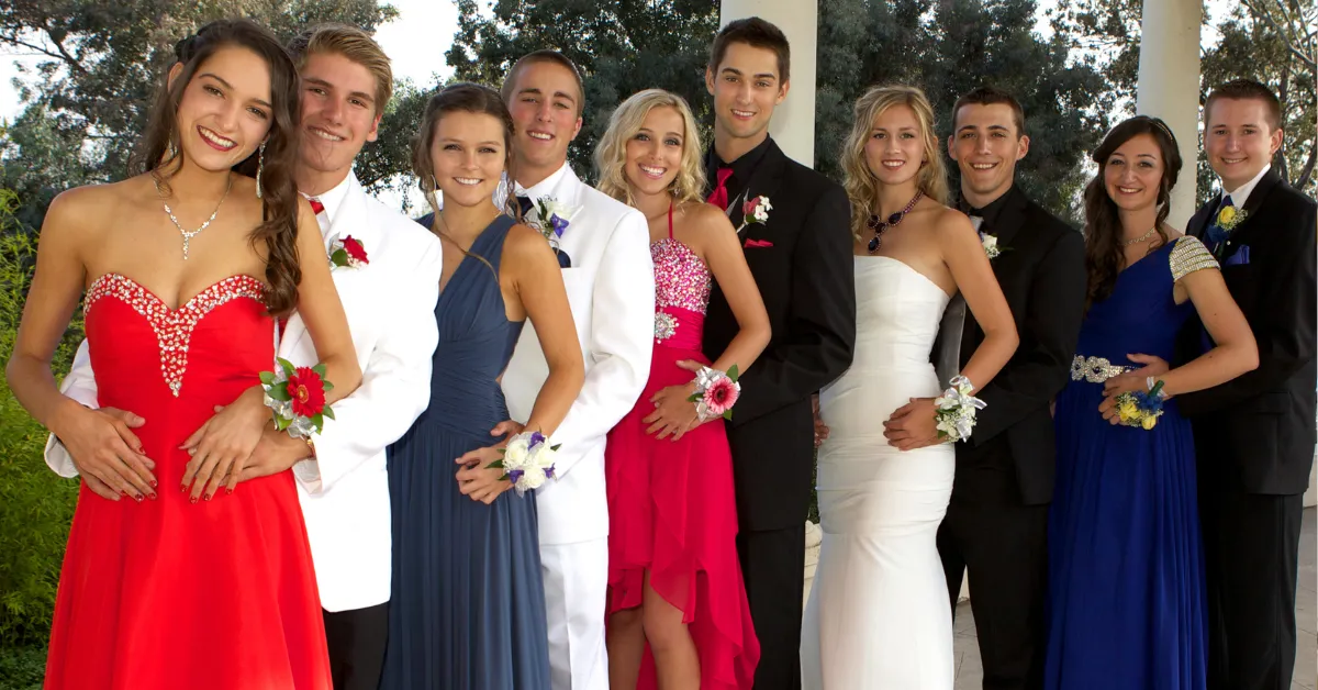 Prom Night: LimoVenture provides Limo and Party Bus rental services for Prom In Orlando, Florida