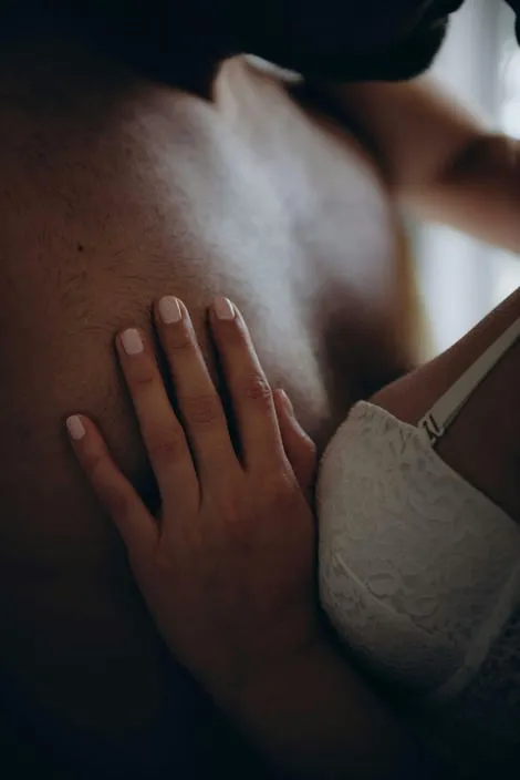 7-Step Tantric Intimacy Guide: Deepening Connection, Mindfulness, and Sensual Awareness