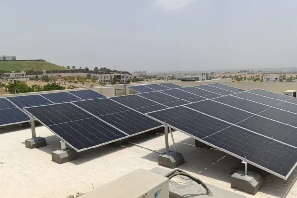 Best hybrid solar system for Bahria Town homes