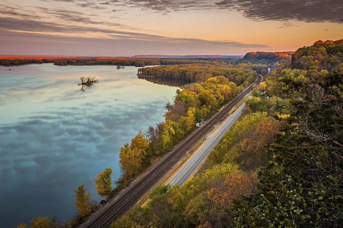🍁Cruising Through Color: The Best Fall Foliage Drives Near Chicago🍂