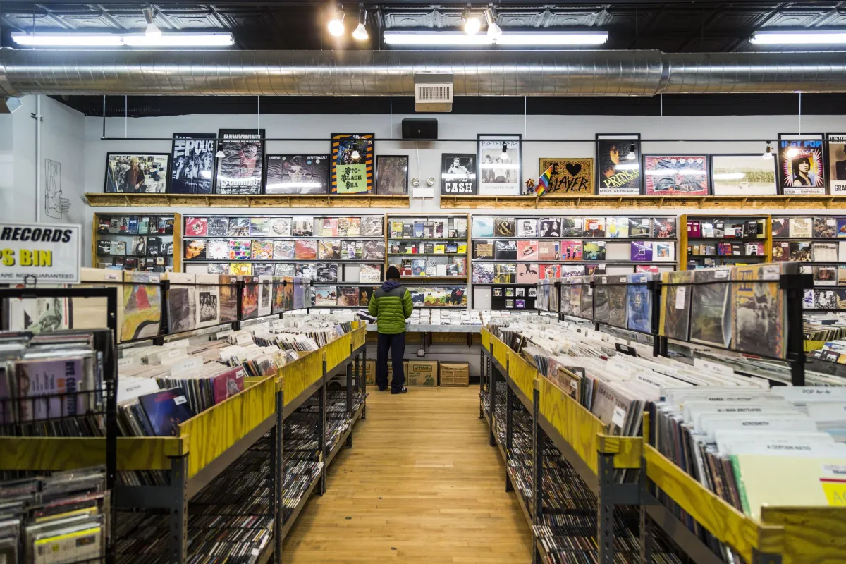  Spin the Classics at Reckless Records: Chicago’s Lincoln Park Vinyl Haven
