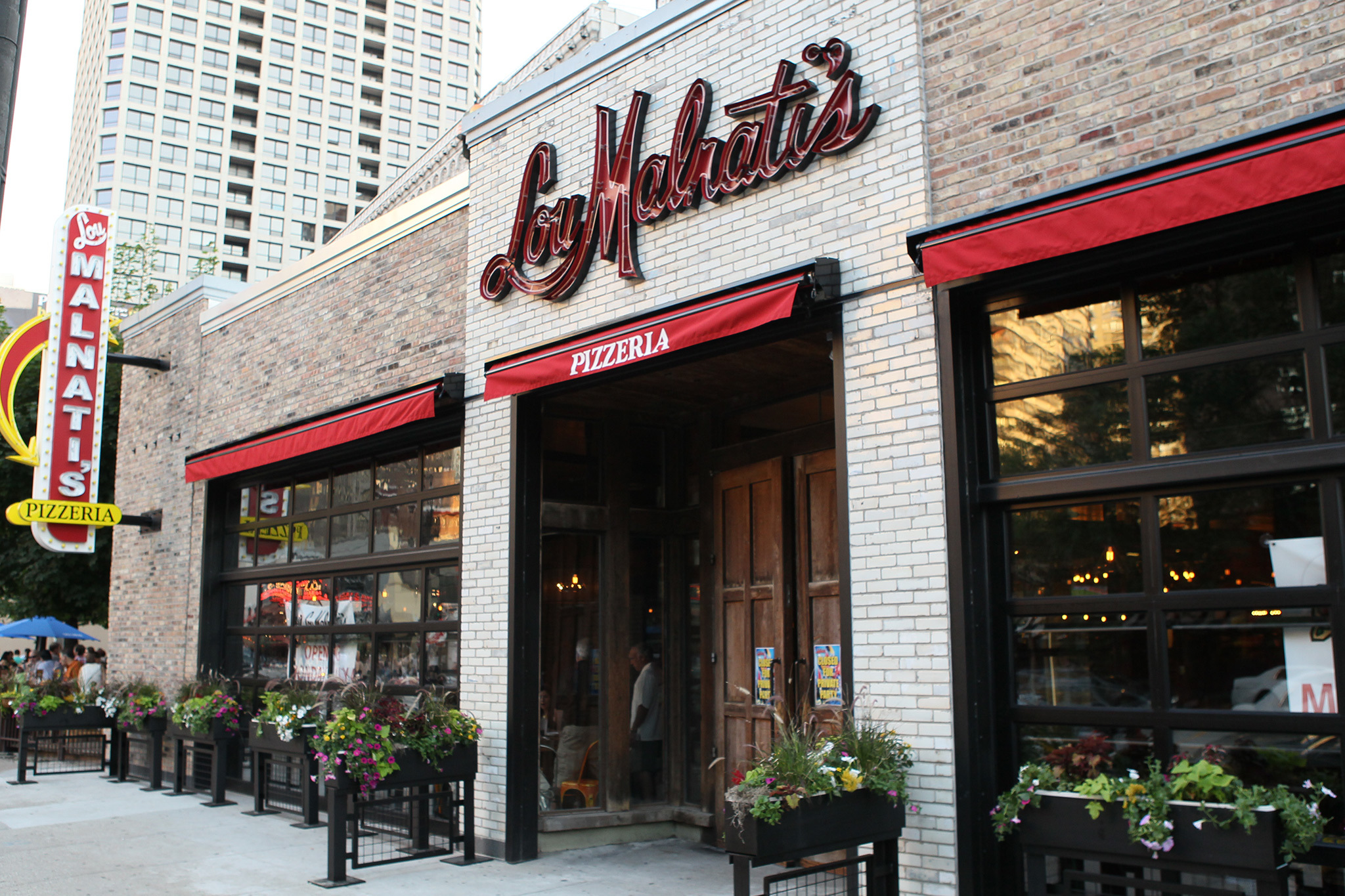 Deep-Dish Royalty: Why Lou Malnati’s Pizzeria Is a Chicago Must-Eat 