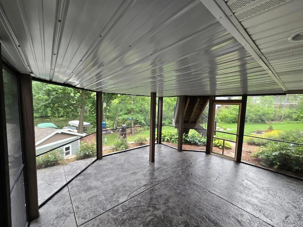 screened in underneath porch