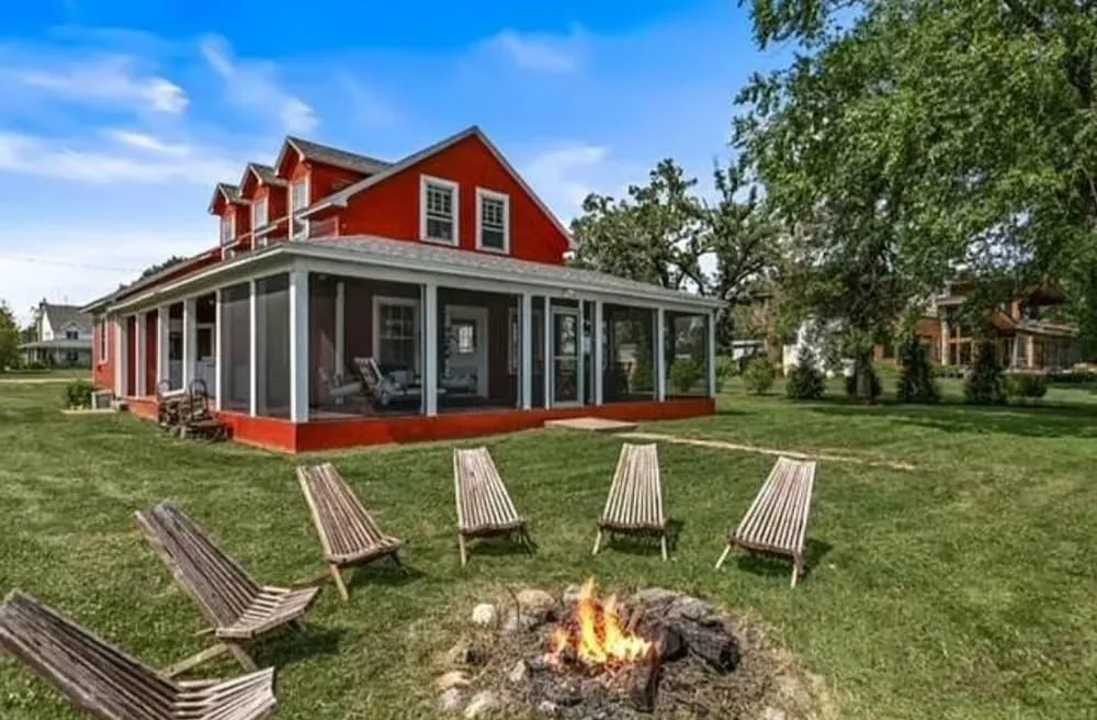 screened in porch