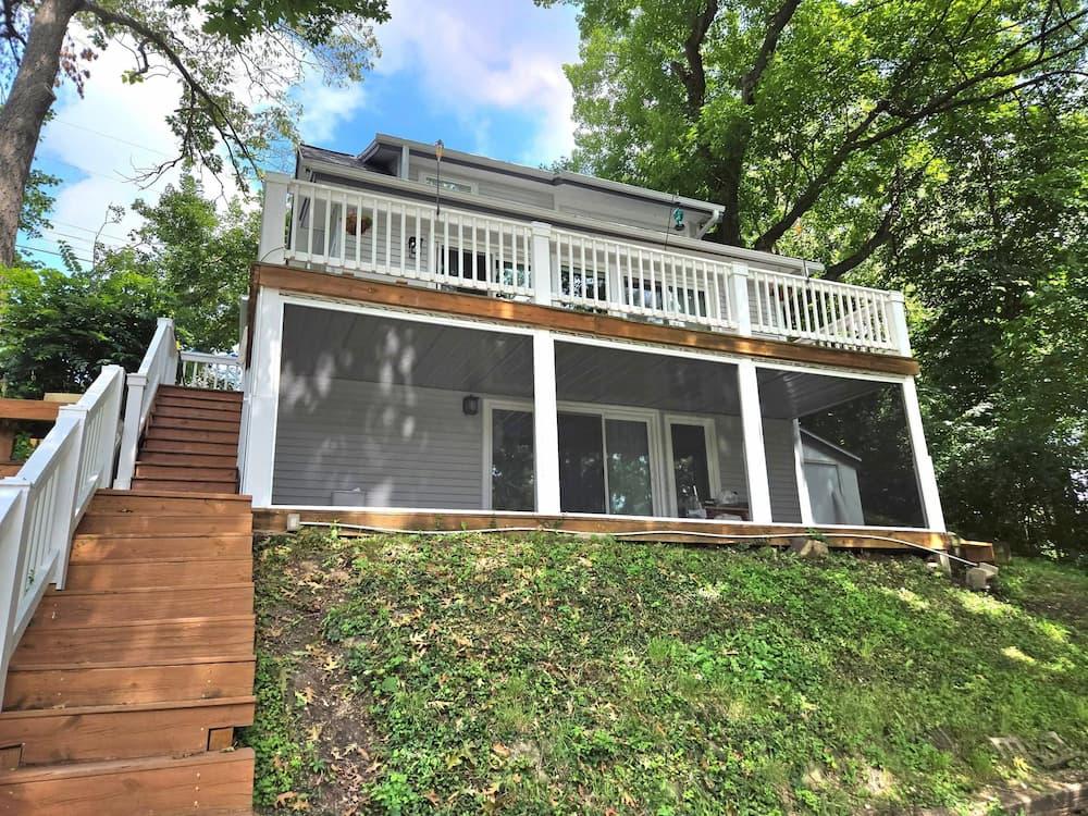 Screened in underneath deck
