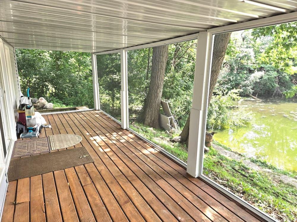 screened in deck