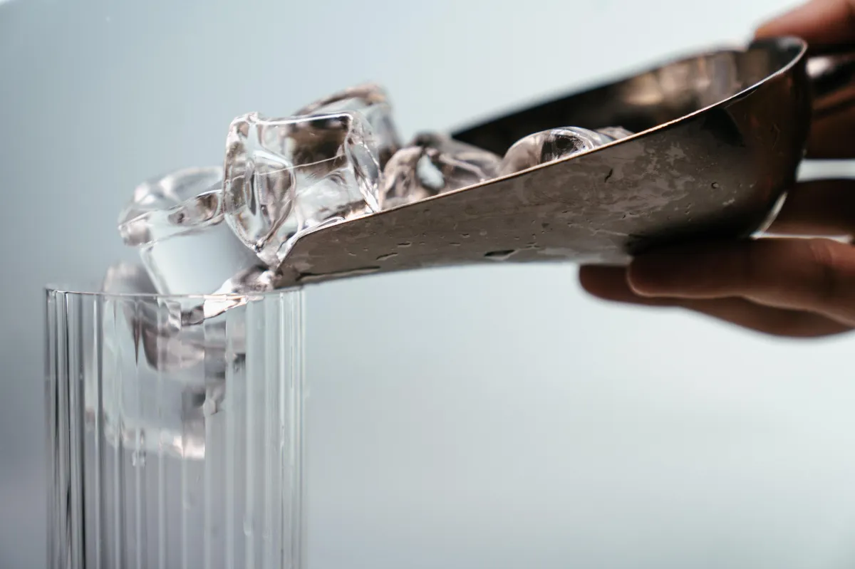how long does it take ice to freeze