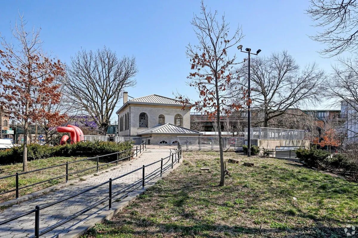 Westchester Square