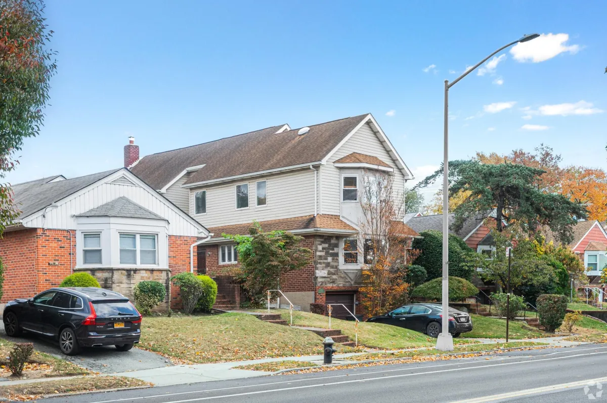 Kew Gardens Hills
