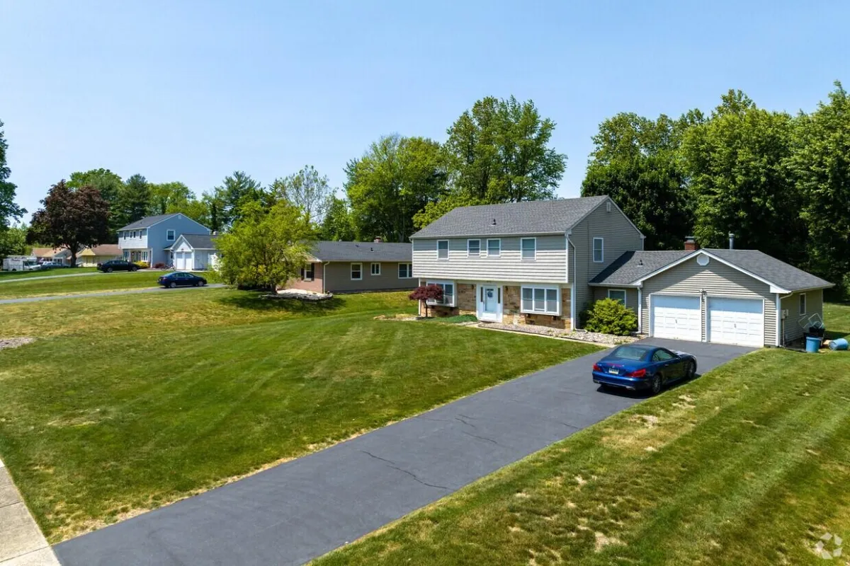 Monmouth Heights at Manalapan, Manalapan, NJ