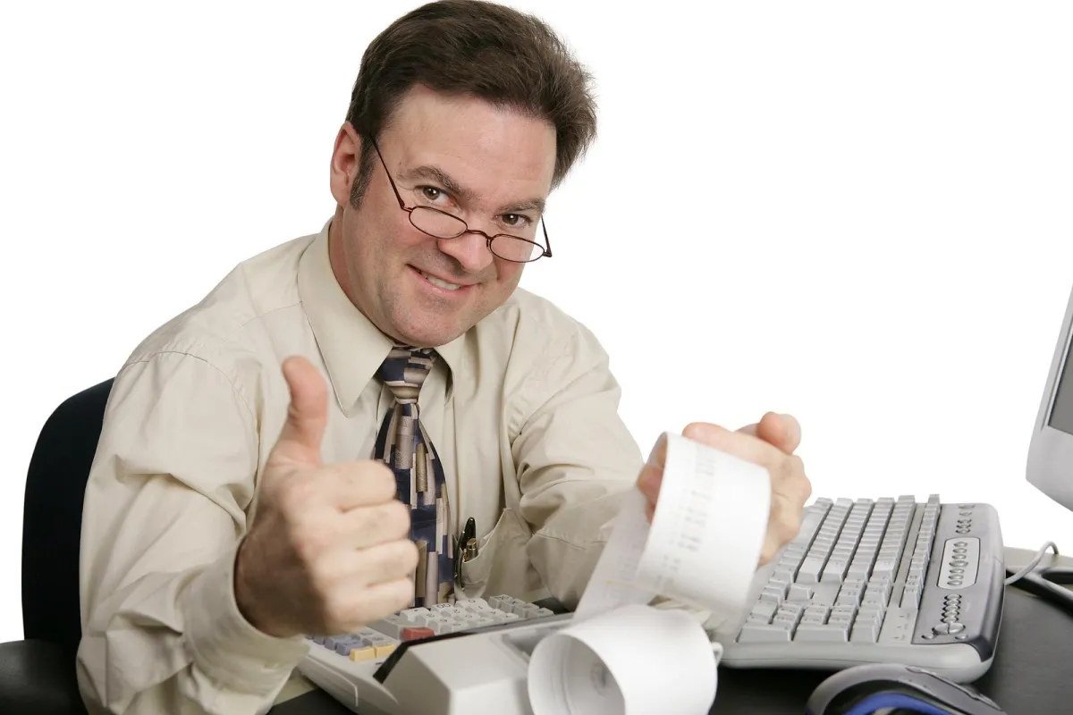 Checklist of 5 key tasks for new LLC owners to complete after formation.