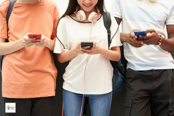 Navigating the Digital Age: Setting Boundaries with Technology and Engaged Teenagers