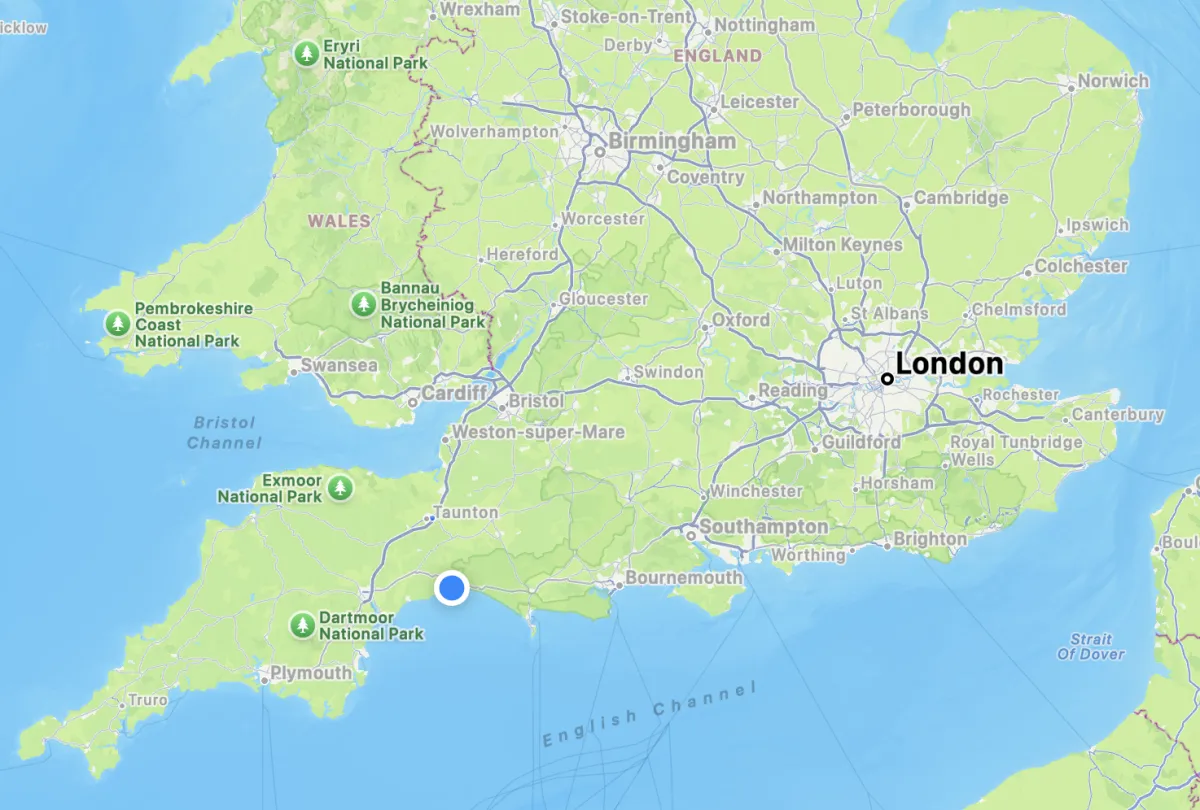 How to Get to Lyme Regis from London: Complete Travel Guide
