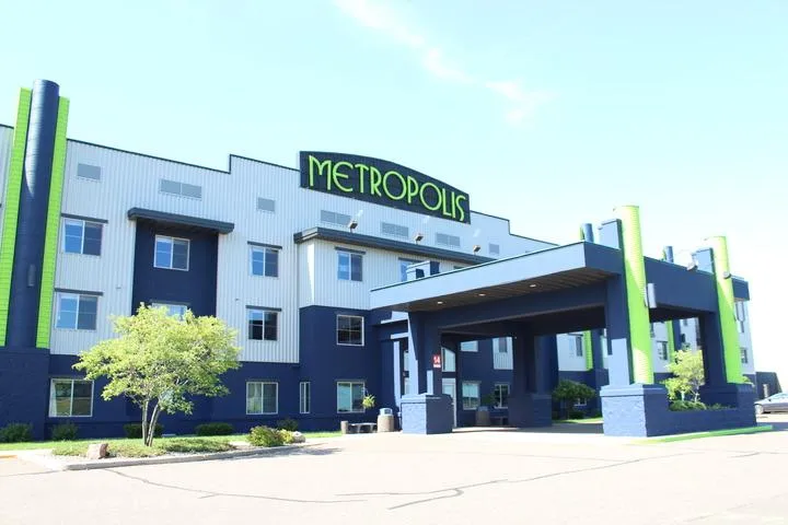 Metropolis Resort