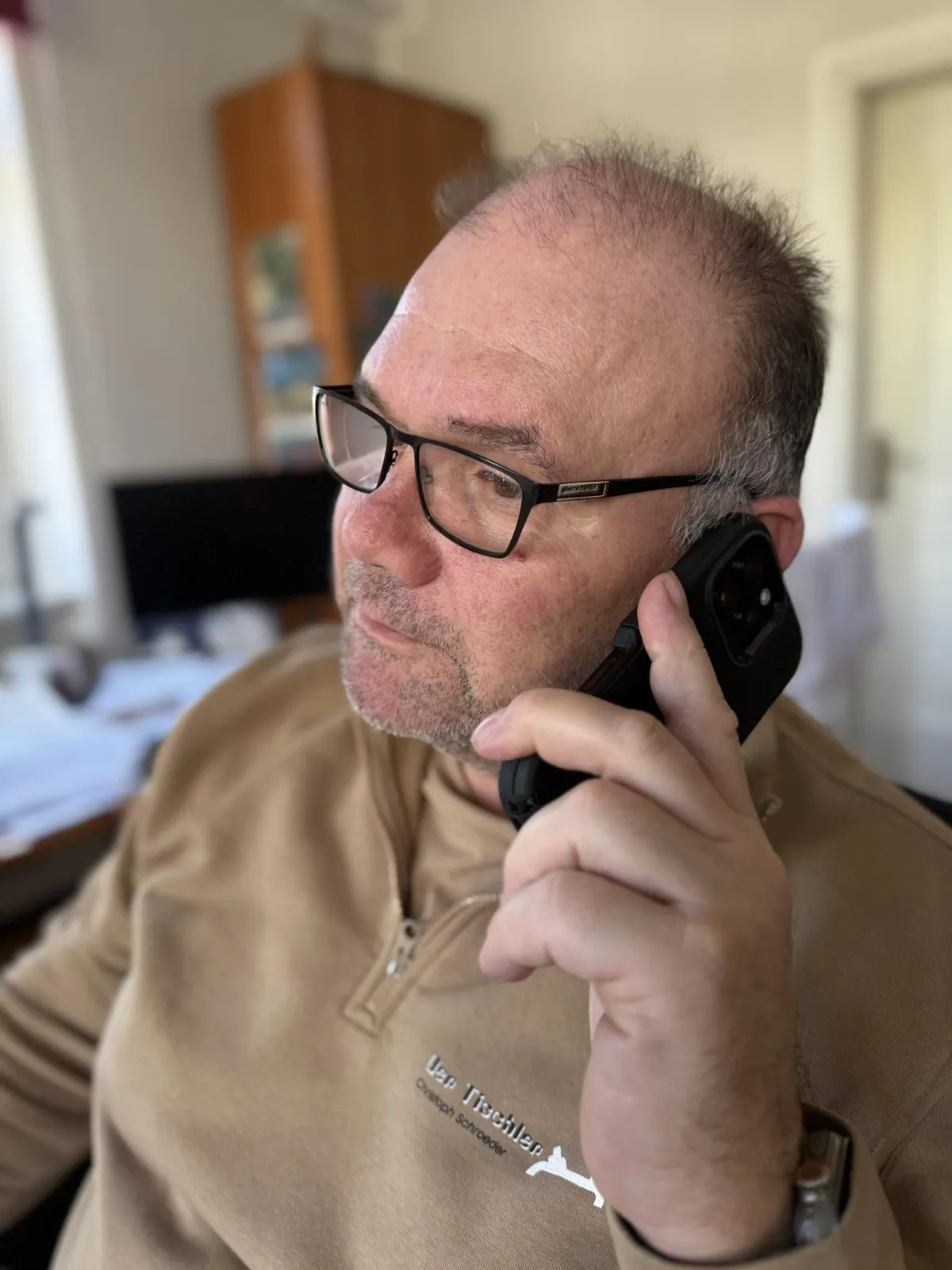 Mann am telefon