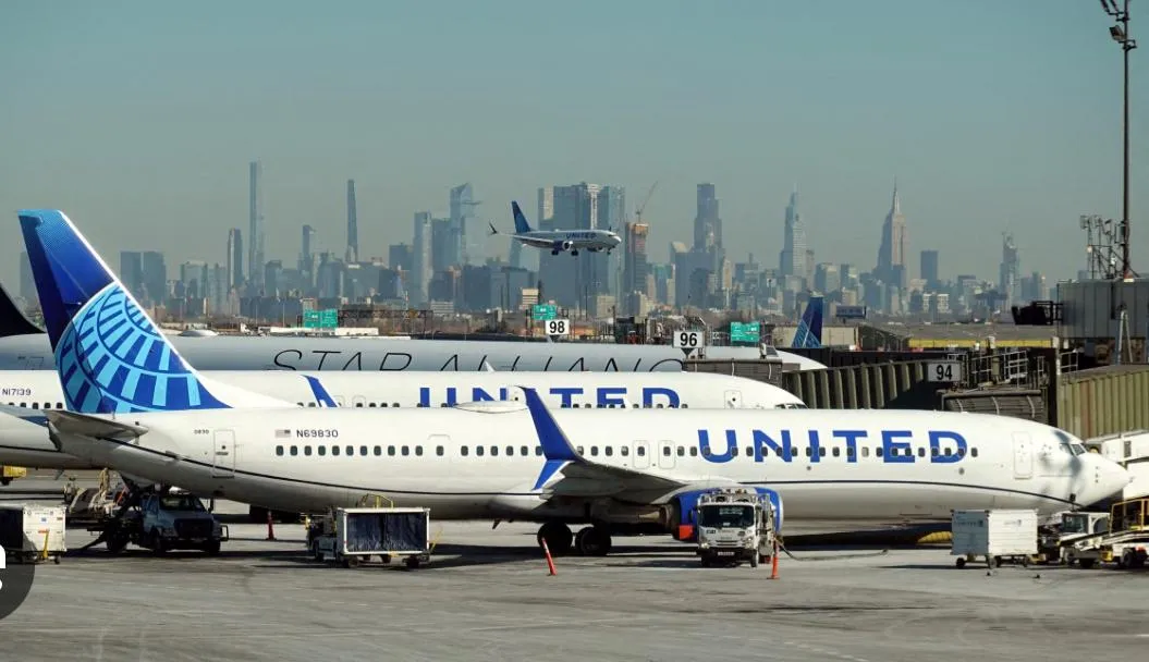United Airlines planes