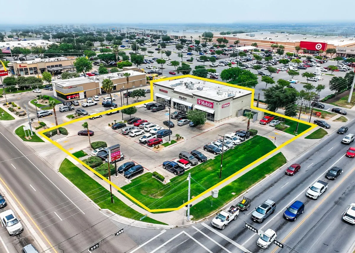 Trenton Point Shopping Center – McAllen’s Hidden Gem for Shopping, Snacking, and South Texas Vibes