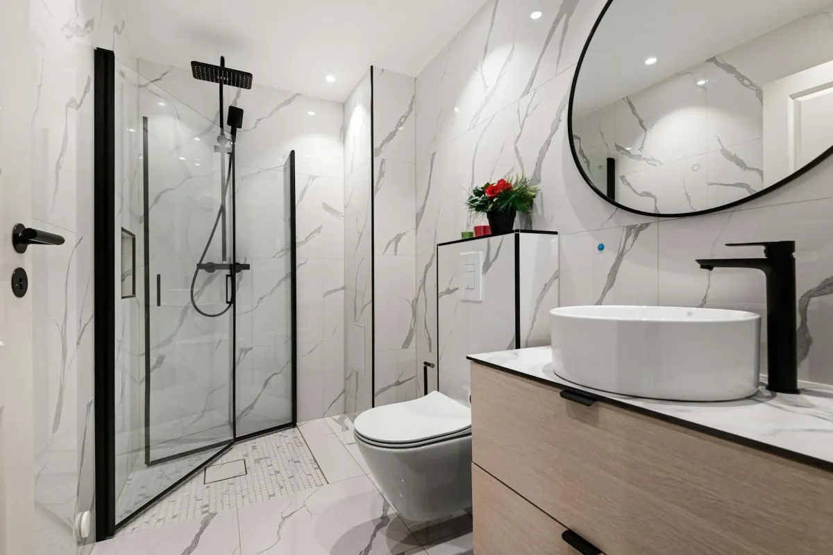 Quick Bathroom Resurfacing Tips for a Fresh Spring Look