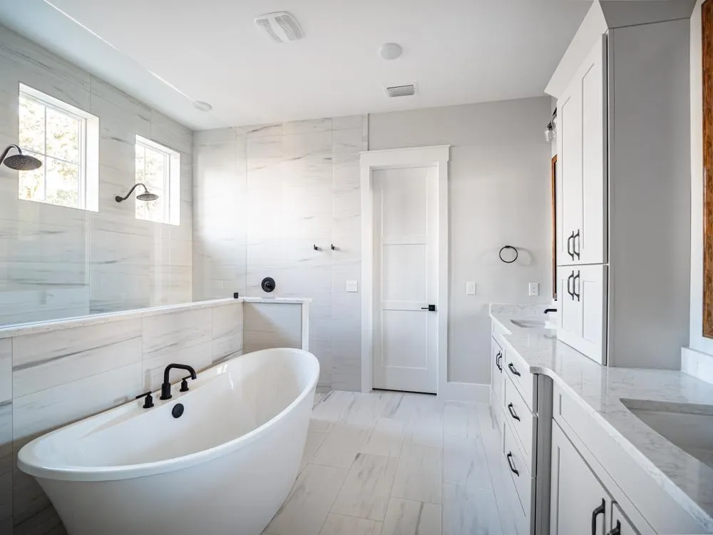 Summer Cleaning Hacks to Keep Your Bathroom Sparkling

