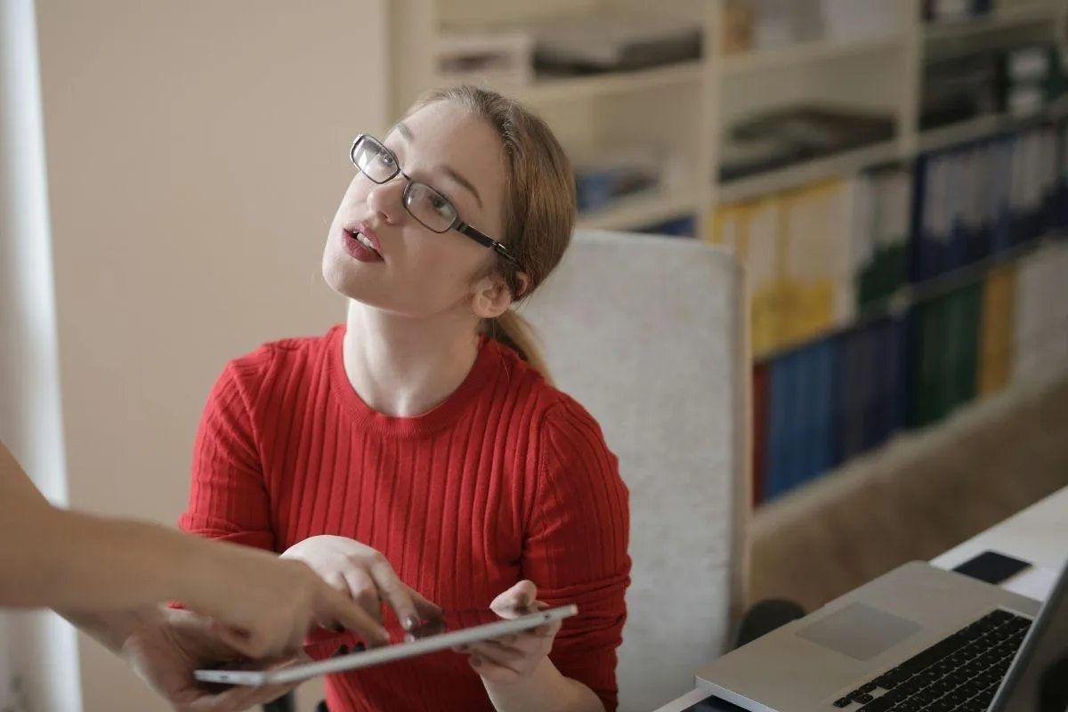 Bookkeeper asking questions about Quickbooks