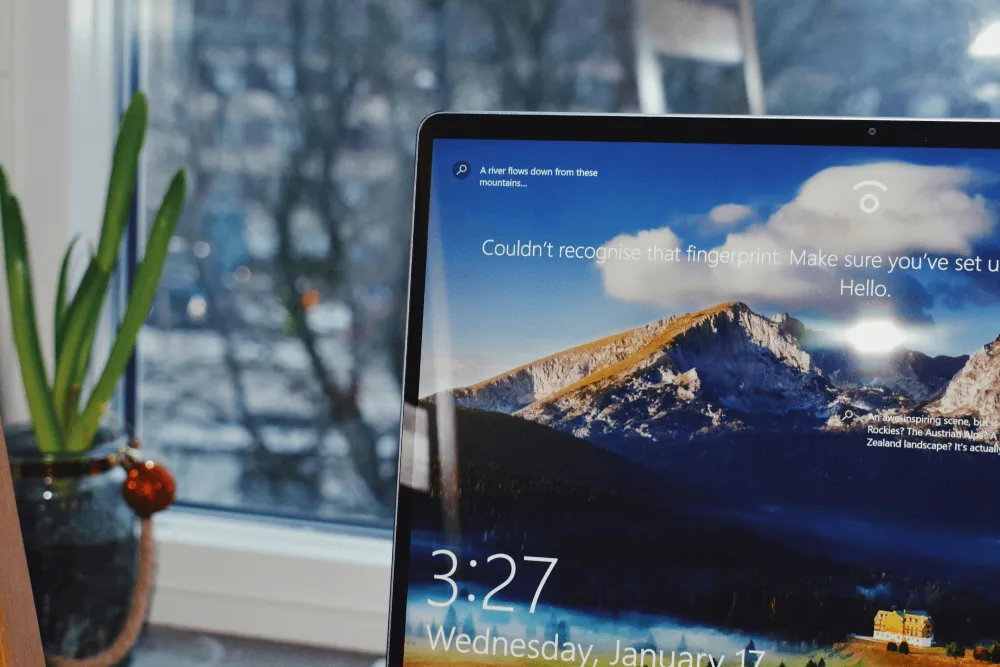 Tip of the Week: Tired of Those Windows 10 Lock Screen Ads? Here's How to Turn Them Off!