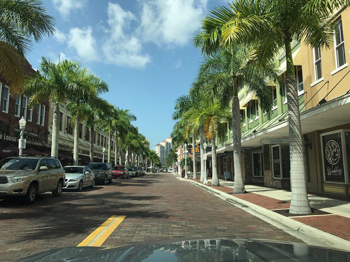 Cruising Down McGregor Boulevard: A Scenic Drive Through History and Beauty