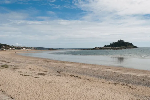 Marazion Beach – Dog-Friendly Walks with Iconic Views