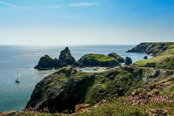 Lamorna Cove to Mousehole – A Dog-Friendly Coastal Walk Full of Cornish Charm