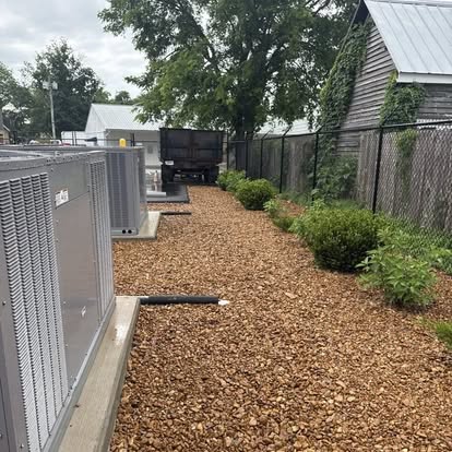 Fresh mulch installation side yard Spring Hill TN - Brewer portfolio
