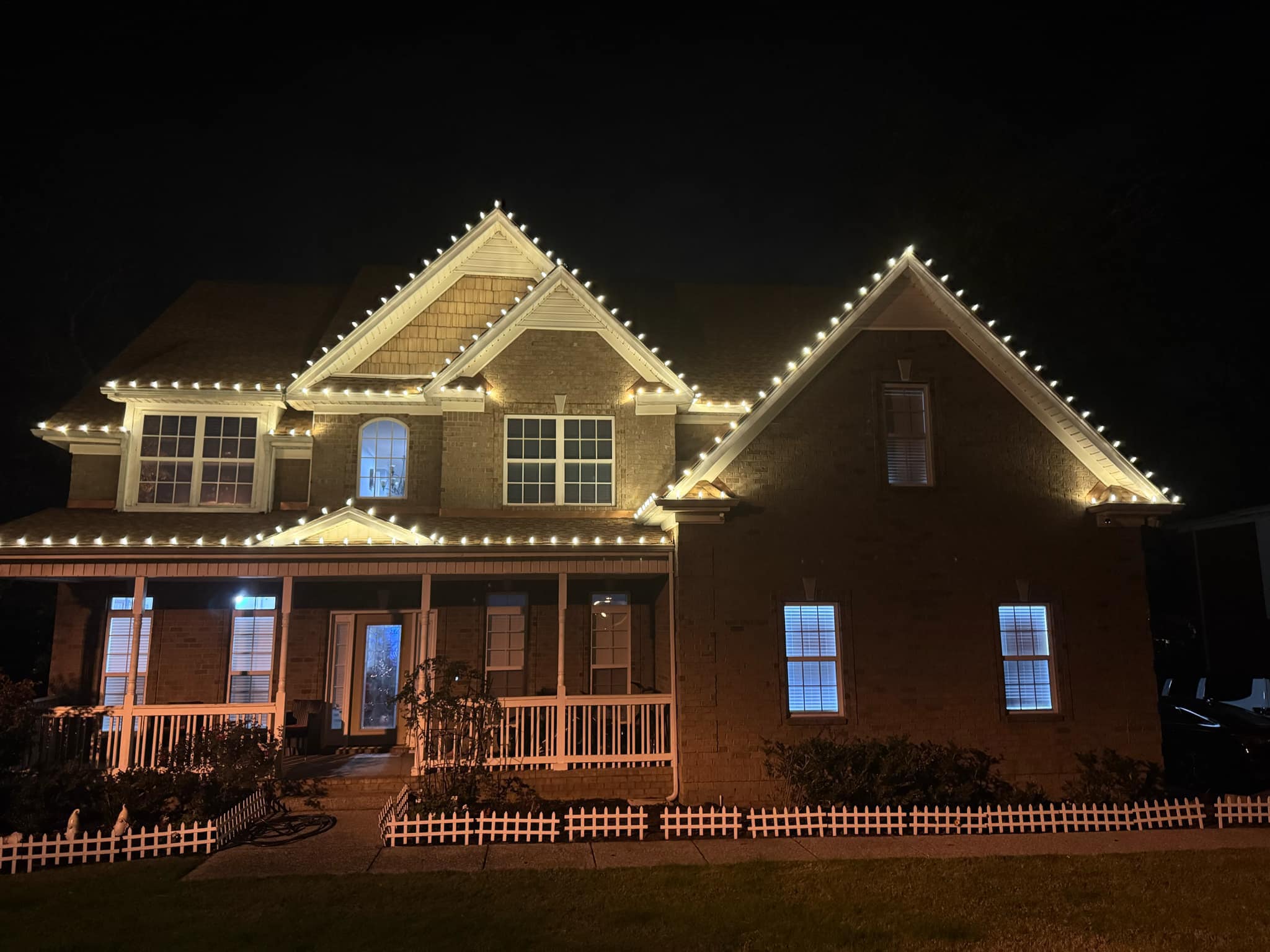 Holiday Light Installation Services Spring Hill, TN | Brewer