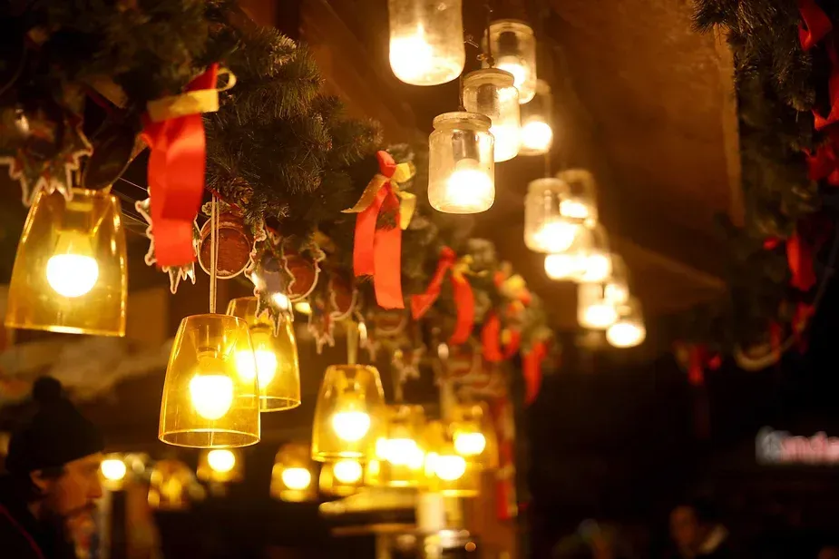 Holiday lights