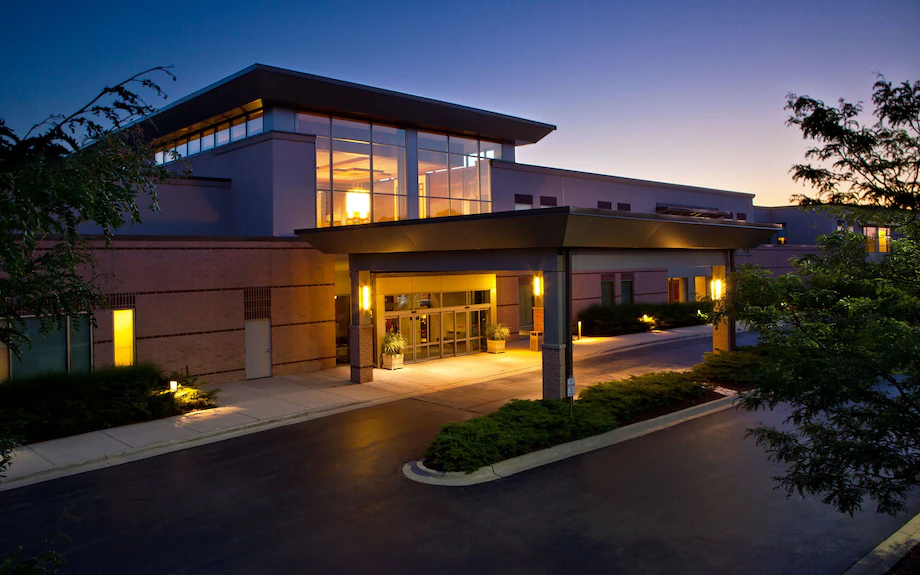 ⛳ Escape in Style: Eaglewood Resort Is Calling Your Name 🌟