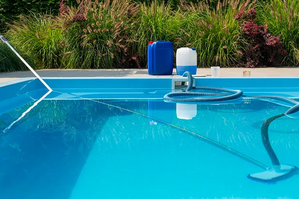 Stabilizer and Phosphate Remover - Why Does Your Pool Need It?