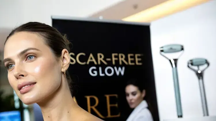 6 Best Facial for Acne Scars Treatments for 2025