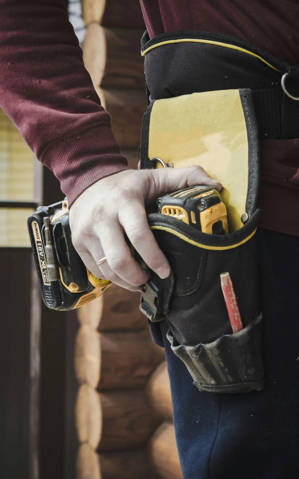 Choosing Home Builders vs DIY Construction