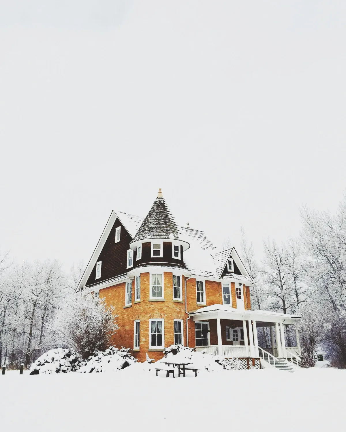 The Impact of Customer Reviews on Choosing a Custom Home Builder